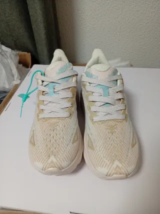 Zapatillas noka Beige y Turquesa