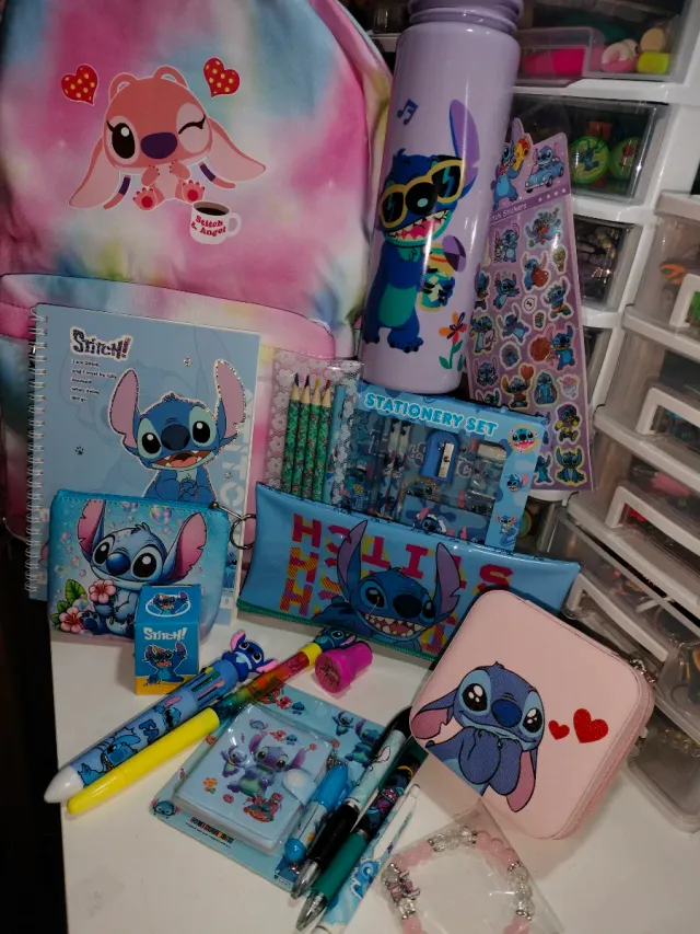 Lote de papelería y accesorios de Stitch