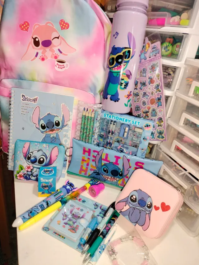 Lote de papelería y accesorios de Stitch