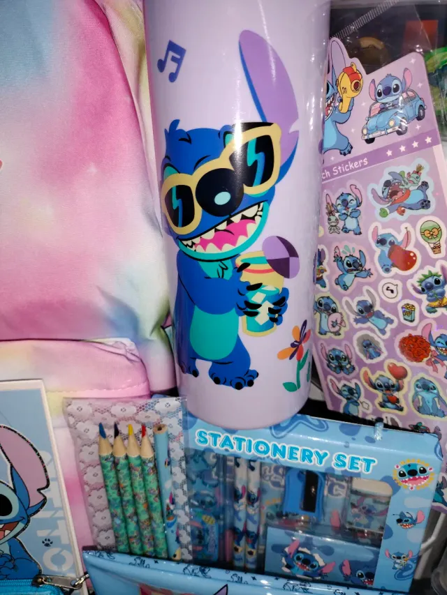 Lote de papelería y accesorios de Stitch