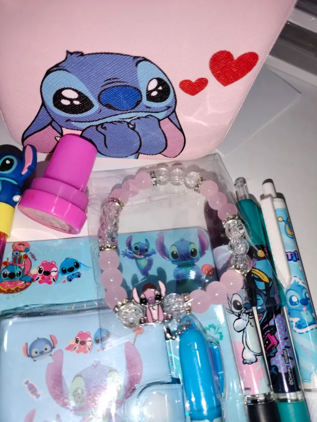 Lote de papelería y accesorios de Stitch