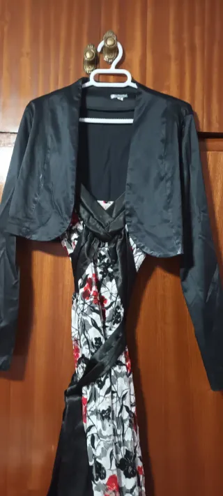 Vestido de fiesta encaje con torera a juego