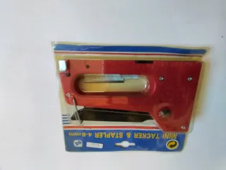 Grapadora Mini Tacker & Stapler 4-8mm