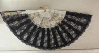 Abanico antiguo encaje negro y dorado