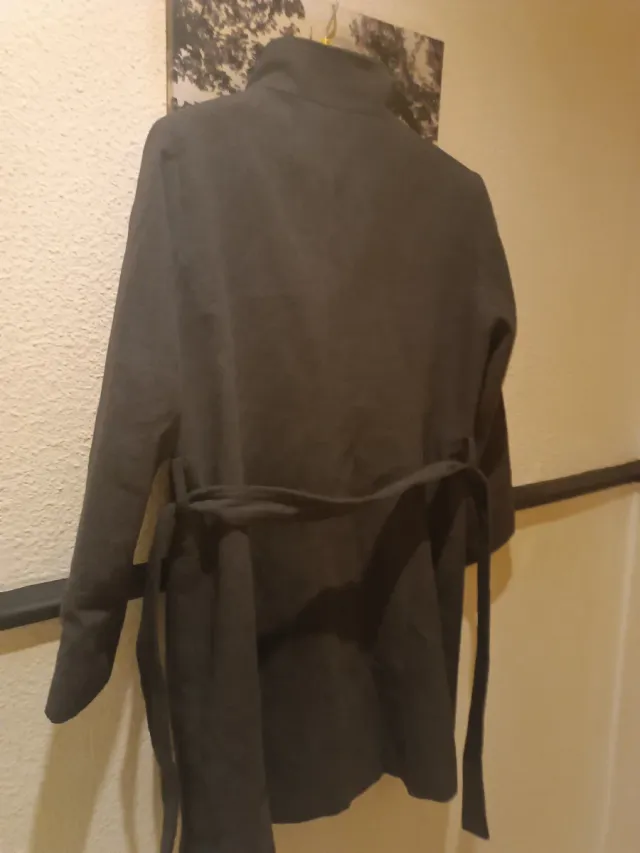 Abrigo de invierno gris