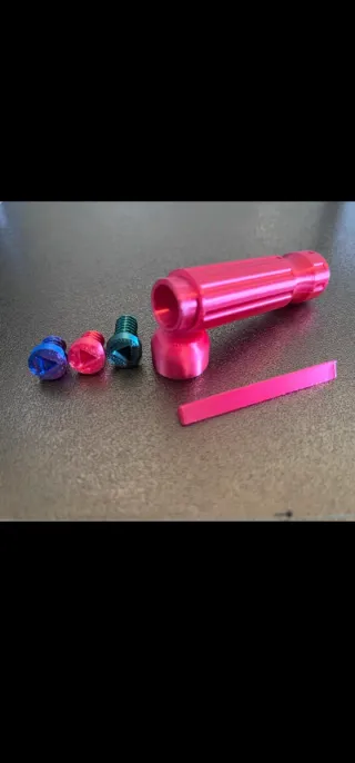 Caja de regalo broma con tornillos