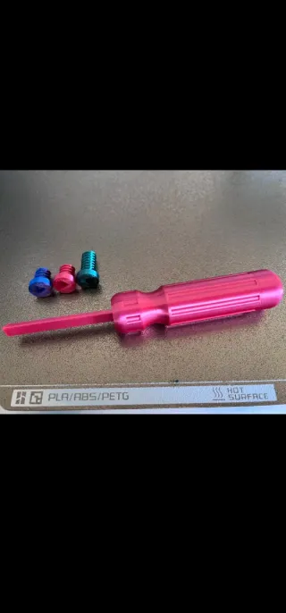 Caja de regalo broma con tornillos