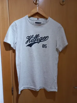 Camiseta Tommy Hilfiger gris talla 176