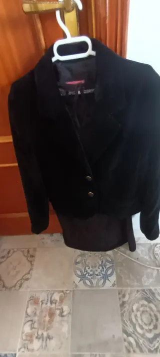 Americana de terciopelo negra