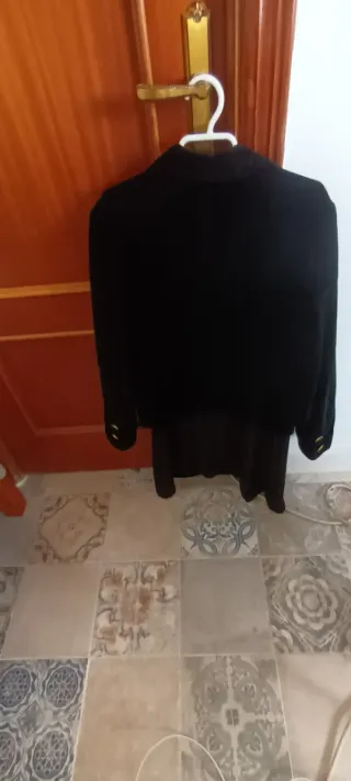 Americana de terciopelo negra