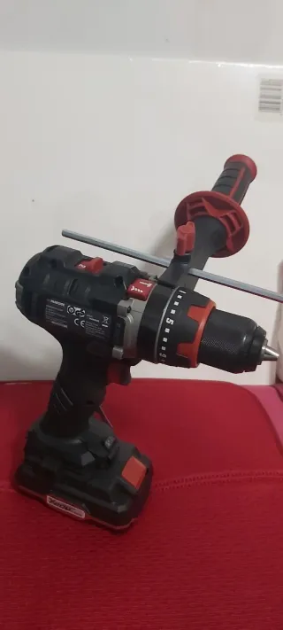 Taladro percutor Parkside recargable