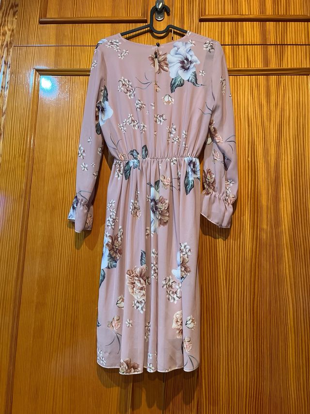 Vestido estampado floral manga larga.