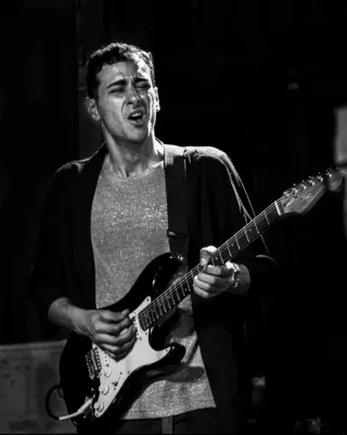 Clases de Guitarra/ Guitar Lessons