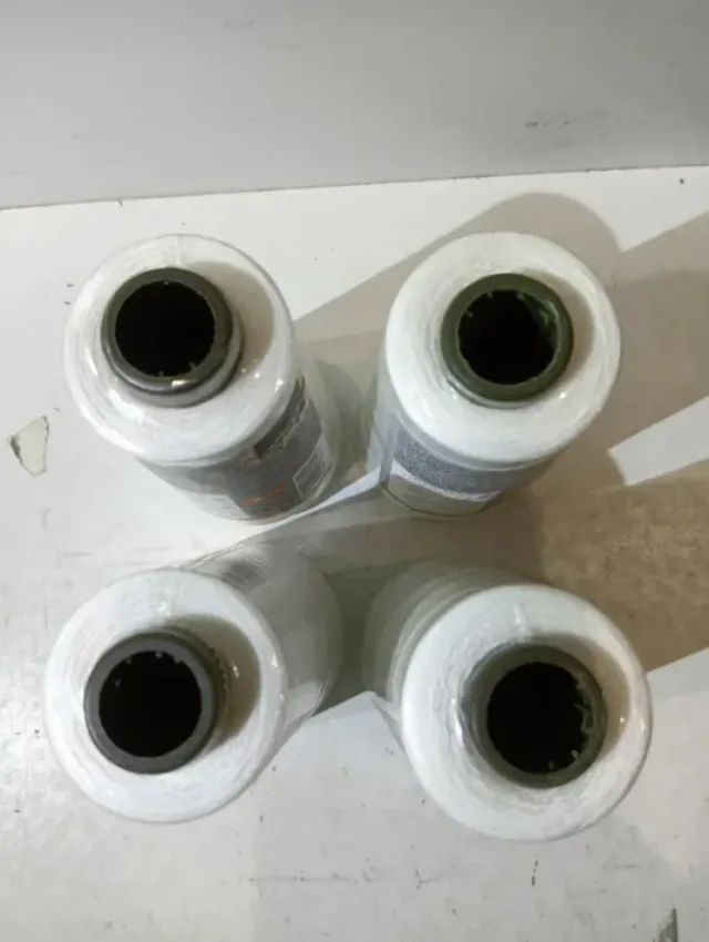 4 Bobine Macchina da Cucire Bianche