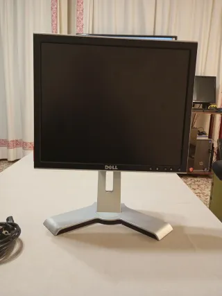 Monitor Dell Negro 17''.