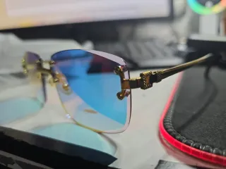 Gafas de sol vintage doradas