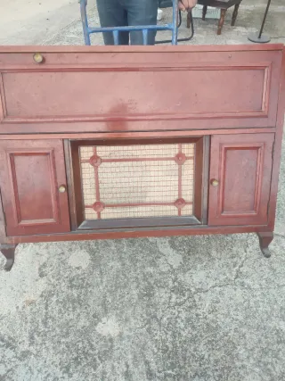 Armario antiguo de madera