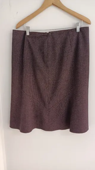 Falda marrón talla 50