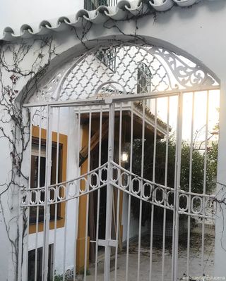 CANCELA: Elegante cancela de dos hojas