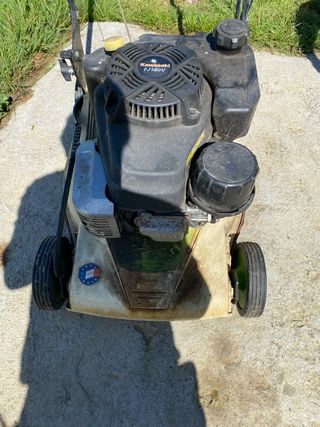 Cortacésped ETESIA...Motor Kawasaki...