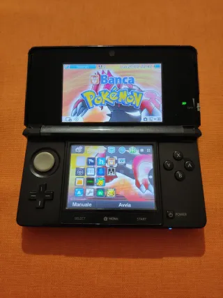Nintendo 3DS con Banca Pokémon e Pokétrasferitore