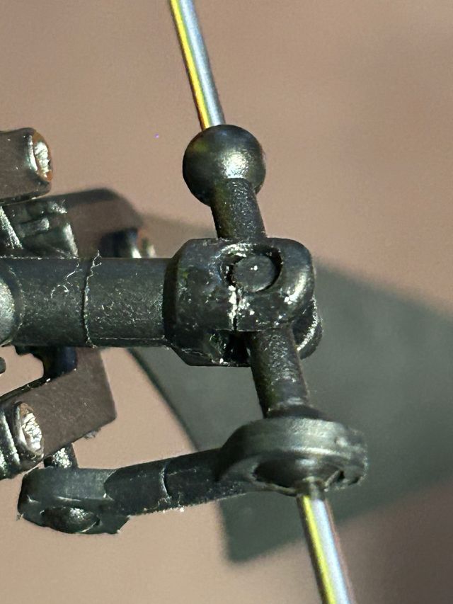 Helicóptero ProTech Avenger 4 RC