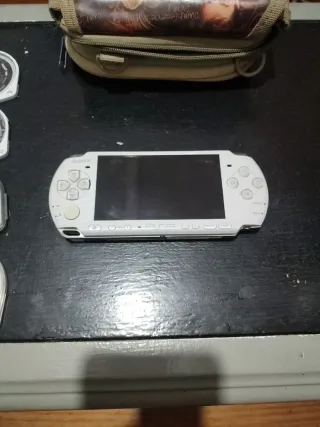 Sony PSP Bianca + Giochi