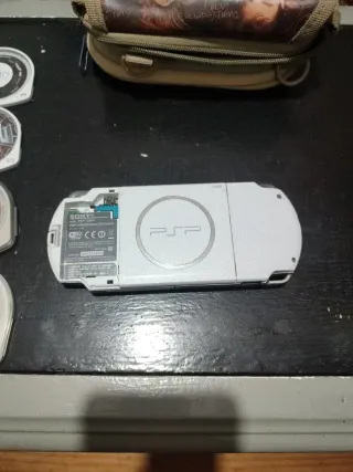 Sony PSP Bianca + Giochi