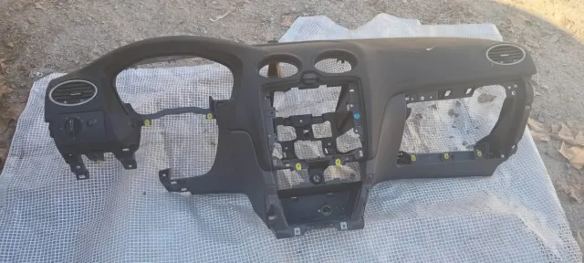 Despiece Ford Focus 2006  1.6 gasolina..