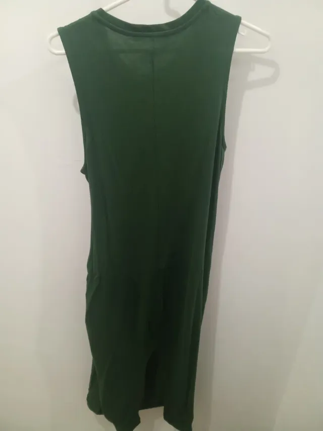Vestido verde sin mangas