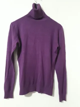 Jersey cuello alto morado
