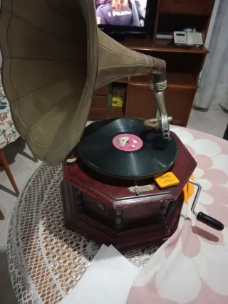 Gramófono antiguo