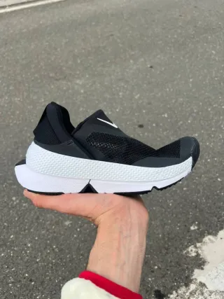 Nike Go Flyease