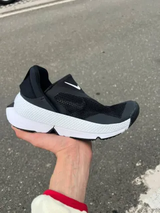 Nike Go Flyease