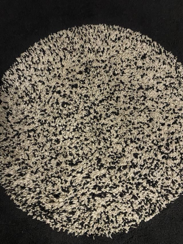 Tapete redondo com design moderno