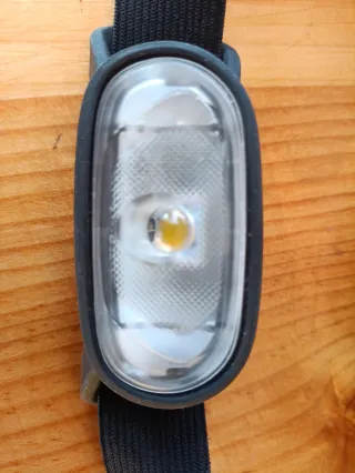 Luz frontal negra ajustable