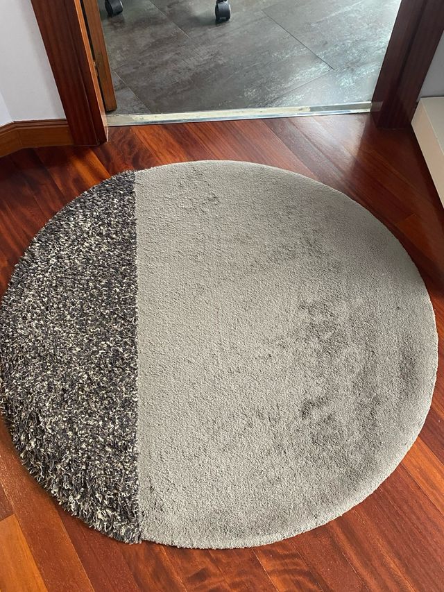 Tapete redondo cinza