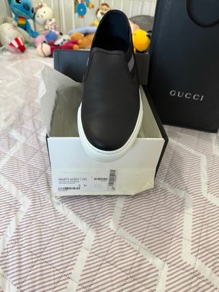 Zapatillas Gucci Negras y Blancas Talla 44