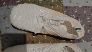 Venta en persona.    Zapatos buenos y anchos.