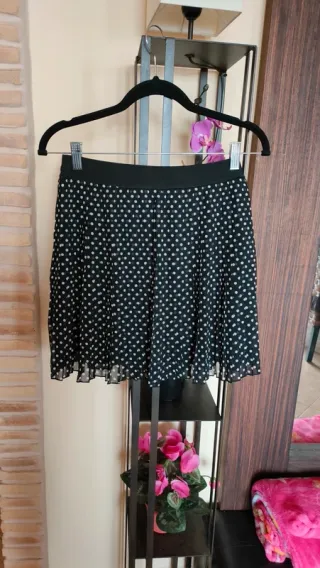 Falda corta de lunares