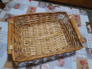 Cesto decorativo in vimini e legno 50x40x12cm