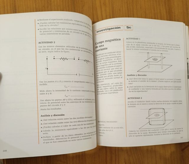 Física y química. Libro escolar antiguo