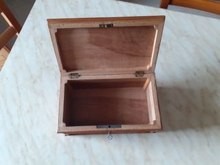 Scatola Cofanetto di legno con chiavetta anni 50