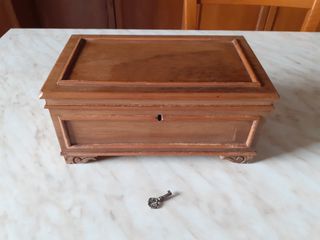 Scatola Cofanetto di legno con chiavetta anni 50