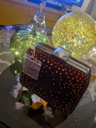 Bolso de fiesta negro con pedrería