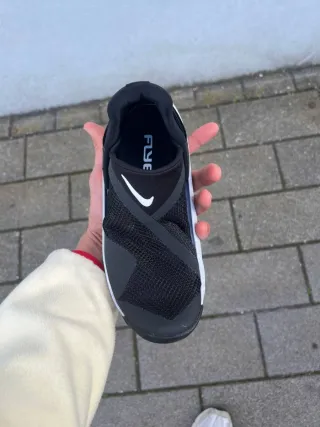 Nike Go Flyease