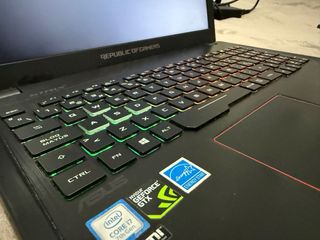 Portátil Gaming Asus gaming Rog strix GL553v