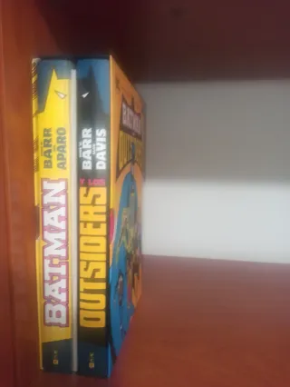 BATMAN Y LOS OUTSIDERS ECC COLECCION COMICS NUEVA