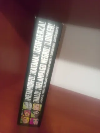 BATMAN Y LOS OUTSIDERS ECC COLECCION COMICS NUEVA