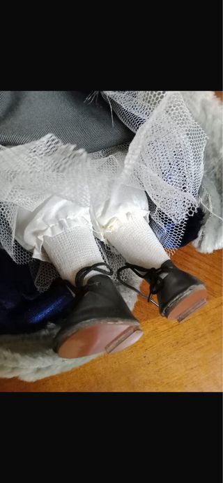 Bambola in porcellana